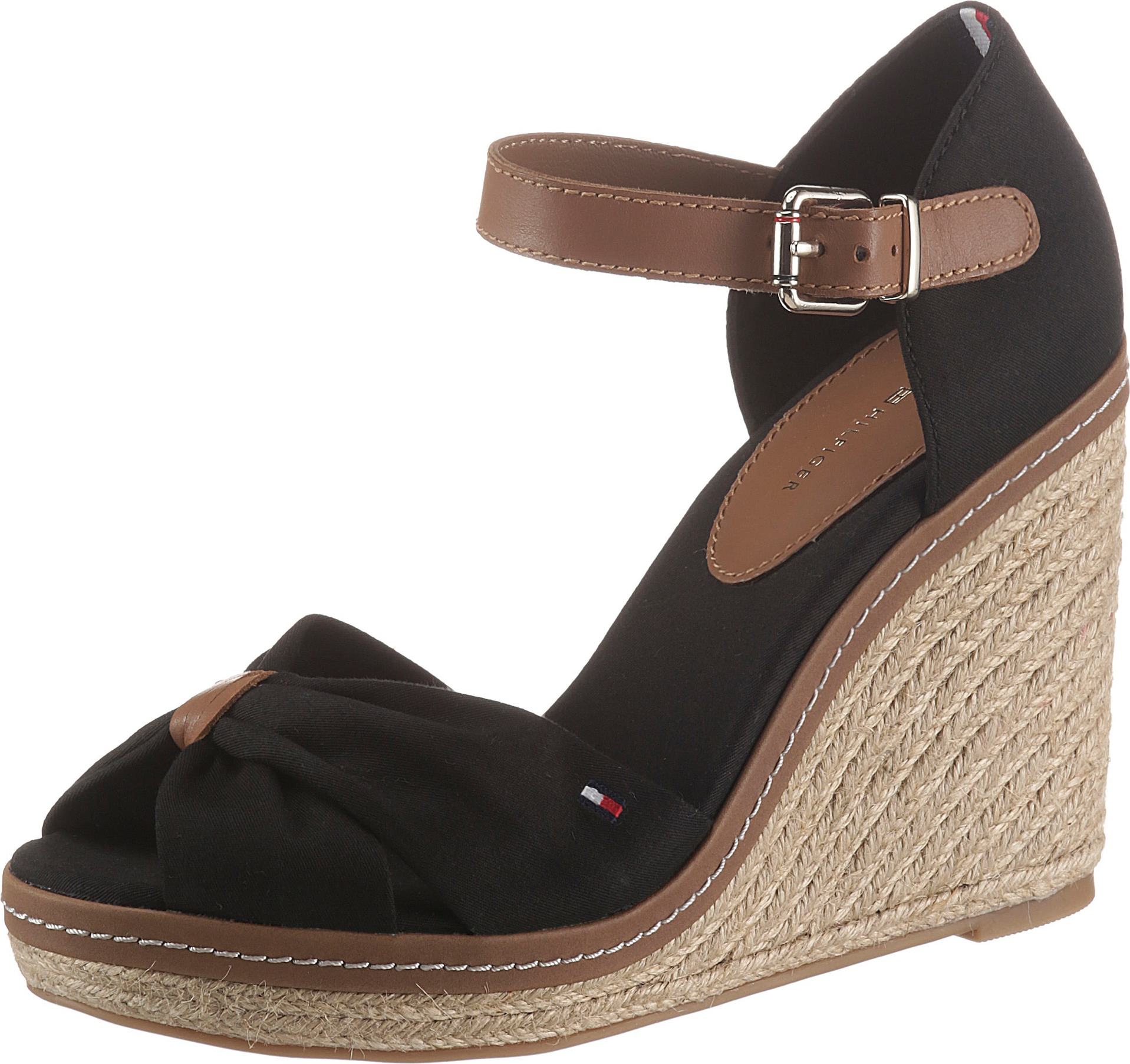 TOMMY HILFIGER Páskové sandály černá / hnědá