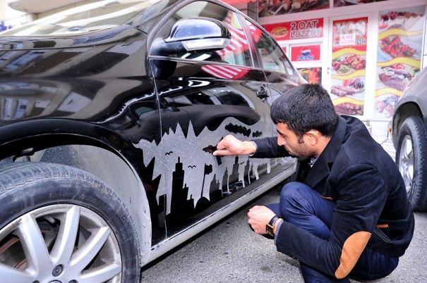 Špinavé auto může vypadat jako umění