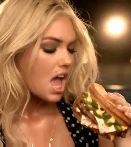 Máš hlad? Dej si cheeseburger s Kate Upton!