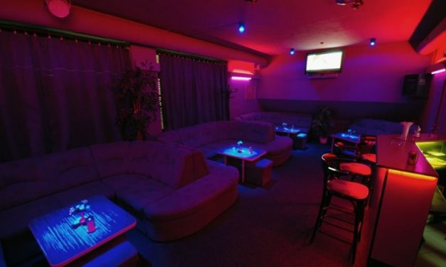 Každý chlap chce trávit večery ve společnosti krásných dívek