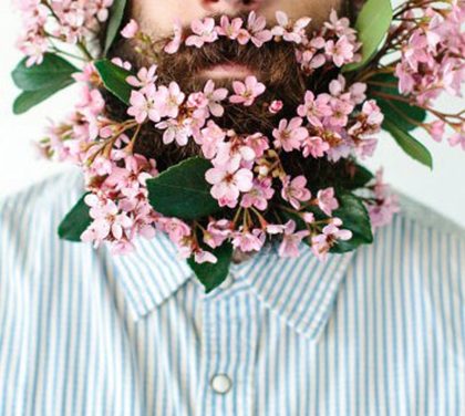 Nejnovější trend: Vousy plné květin!