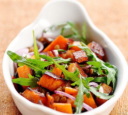 Vychutnejte dokonalé spojení čočky a pečené dýně v luxusním salátku!