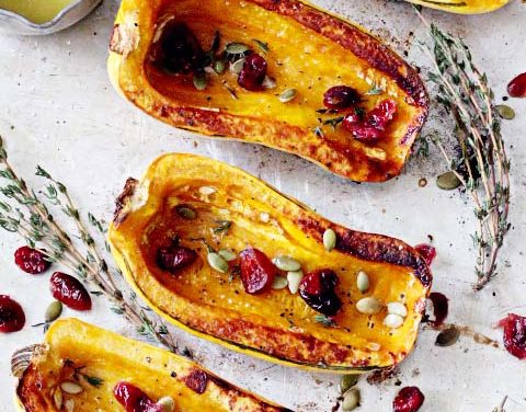 Pečená delikatesa k masu – Dýně s brusinkami a tymiánem!