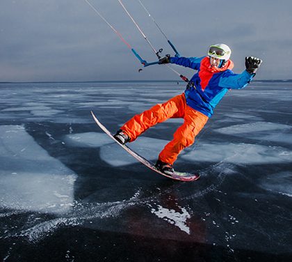 Netradiční zimní sporty, které vás nenechají v klidu! Zjistěte, jak si zvýšit hladinu adrenalinu!