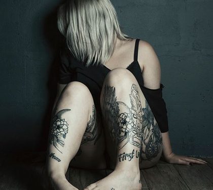 Co si holka myslí, když jí muž nezavolá či nenapíše?