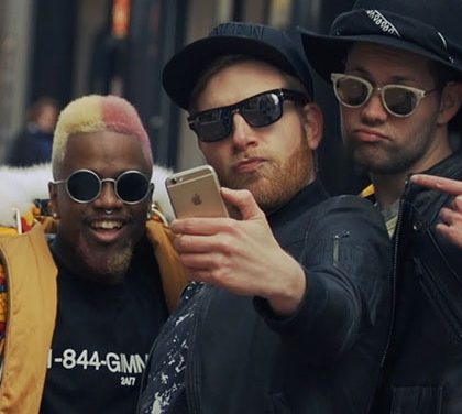 Moderní muž by měl zůstat mužem! Nenechte si ujít trefný videoklip