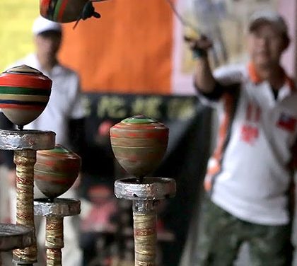 Borci, kteří to umějí roztočit! Sledujte neuvěřitelné triky s káčou