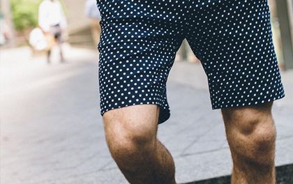 5 trendy způsobů, jak nosit pánské šortky v letních vedrech