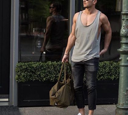 3 pravidla, jak nosit pánskou tašku – se stylem, s jistotou i sebevědomím