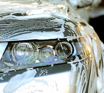 8 chyb, které pravděpodobně děláte při ručním mytí vašeho auta!
