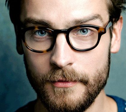 Vidět je důležitější, než být viděn – Zjistěte, jak vám může laserová operace očí změnit život!