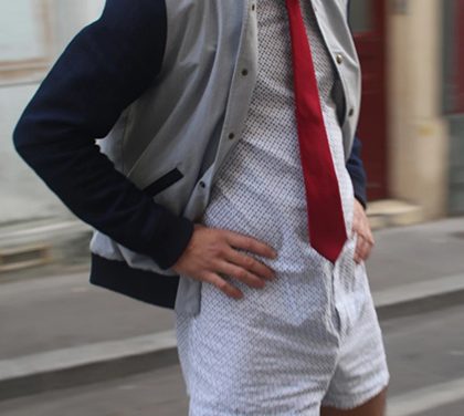 Nový trend – Šortková pánská košile už z kalhot nevyleze, ale je poněkud těsnější v rozkroku