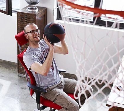 Jak na kreativní a zdravé pracovní prostředí? Prvním krokem je správný kancelářský nábytek