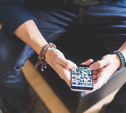 Co by nemělo chybět v obýváku pravého chlapa?