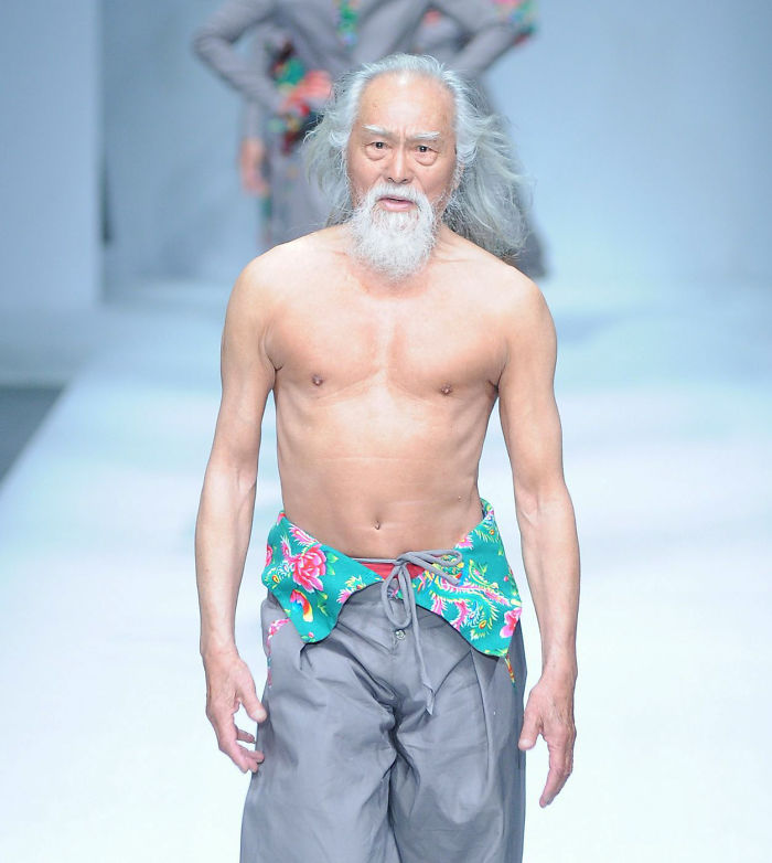 80-year-old-grandpa-tries-modeling-for-the-first-time-and-totally-slays-his-runway-debut-581df6a348b0b__700