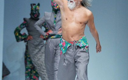80 dědeček jako model! Na mole zářil a zastínil své o dekády mladší kolegy!