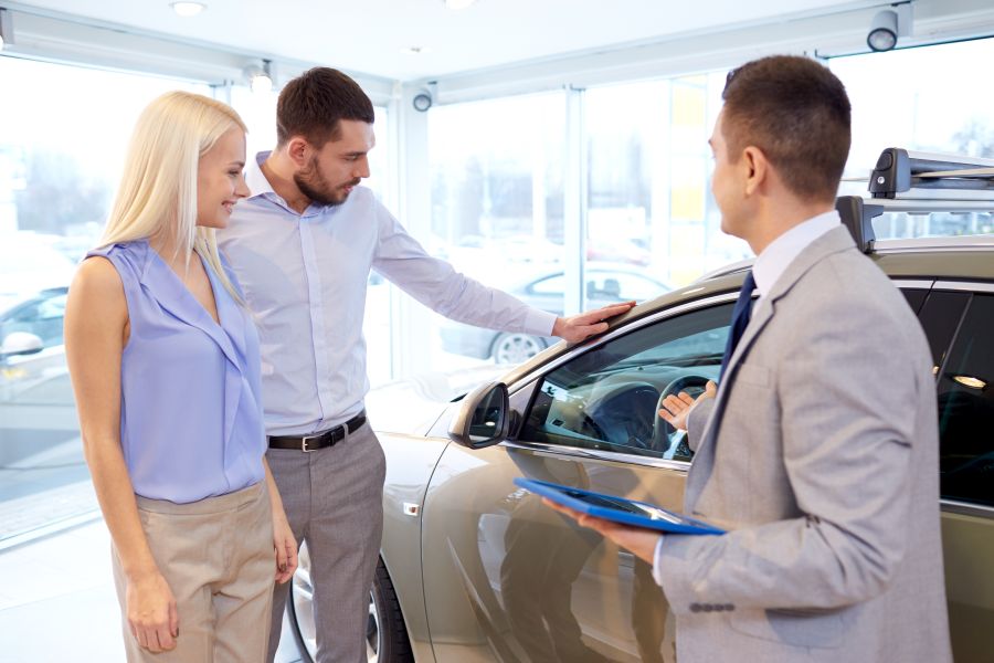 Praktický rádce: Na co si dát pozor při nákupu ojetého auta?