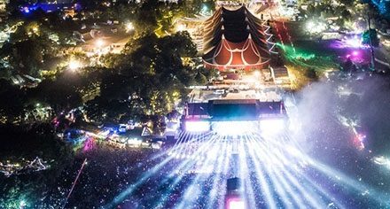 Rekordní dvacátý šestý ročník týdenního festivalu Sziget přilákal přes půl miliónu návštěvníků.