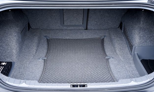 Praktické doplňky do auta, které vám usnadní cestování