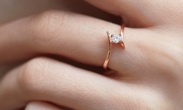 Průvodce výběrem zásnubního prstenu