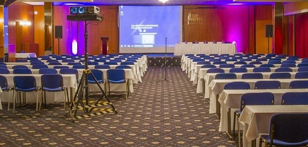 Kongresy a konference na úrovni