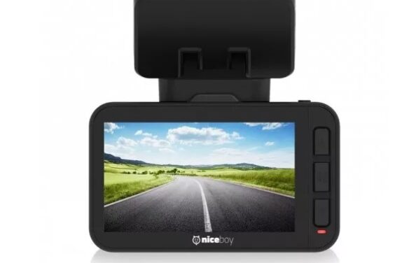 Co by nemělo řidičům chybět? Alkohol tester a kamera do auta