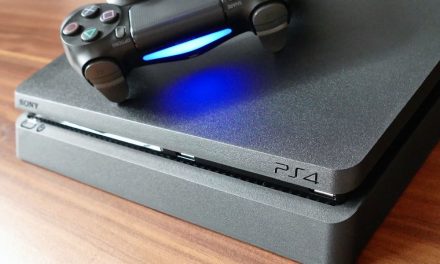 Ukončení výroby PS4 se zatím nekoná. Microsoft ale Xbox One zařízl
