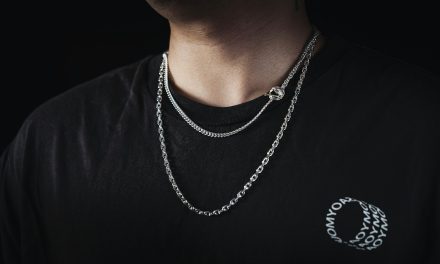 Pánské řetízky na krk: Průvodce světem doplňků, které mají styl