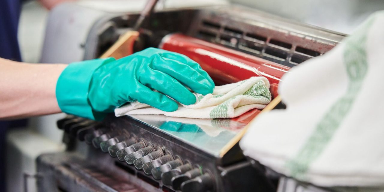 Společnost Mewa nastavuje standardy pro větší udržitelnost díky svému systému opakovaně použitelných čisticích utěrek